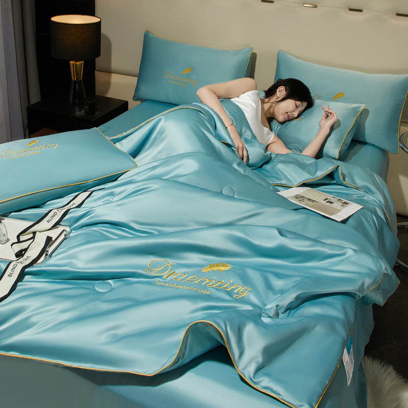 Summer duvet in iced silk - Freshness and nighttime comfort