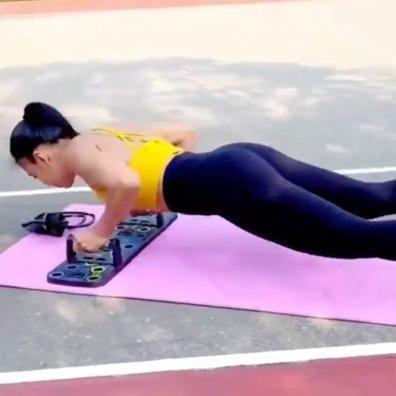 Multifunksjonell push-up planke for en komplett trening 